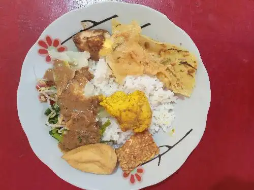 Nasi Pecel Mbok Farida, Linkungan Brak Utara Kantor Kecamatan Kalipuro