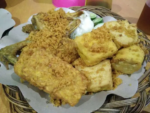 Gambar Makanan Ayam Goreng Kalasan Borobudur 6