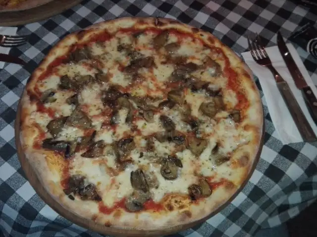 Double Zero Pizzeria'nin yemek ve ambiyans fotoğrafları 6