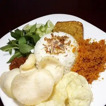 Gambar Makanan Ayam Geprek, Nasi Ulam Bu Nyai, Bungur 14