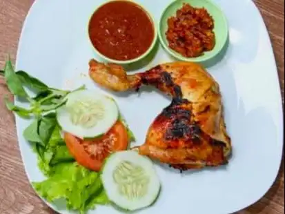 Ayam Panggang Bumbu Merah & Nasi Rawon Chen-Chen, Tukad Balian