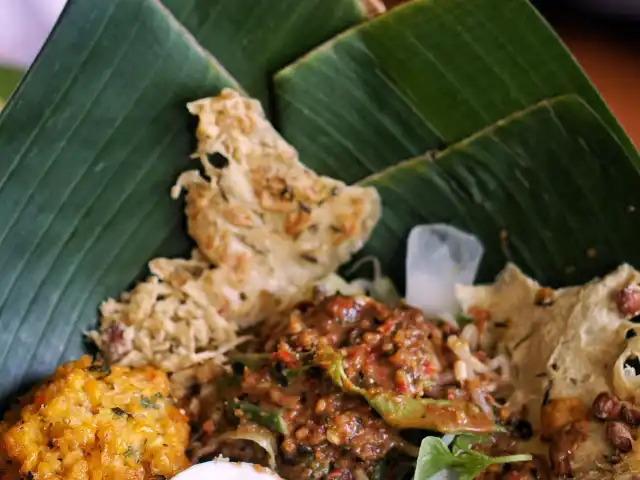 Gambar Makanan Pecel Pincuk Ibu Ida 9