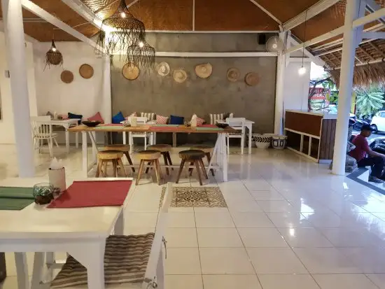 Gambar Makanan Warung Pizzeria Roma Sanur 5