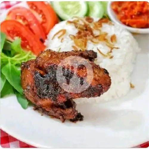 Gambar Makanan Ayam bakar yanti ( cabang koang ), Warung Gantung 14