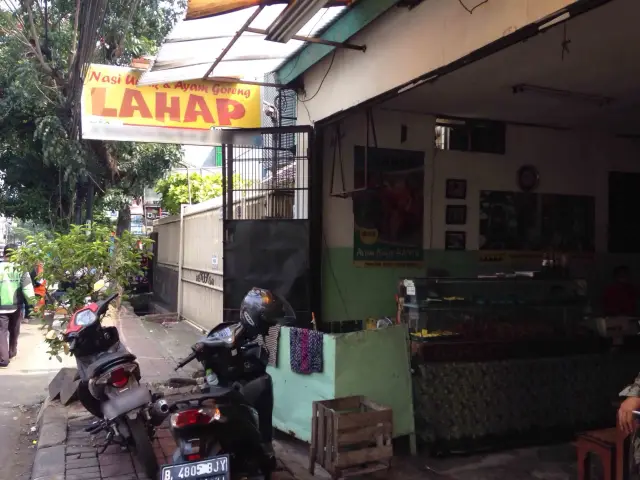 Gambar Makanan Nasi Uduk & Ayam Goreng Lahap 2