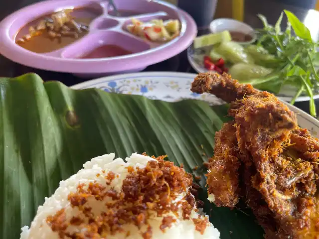 Nasi Kukus Ayam Dara