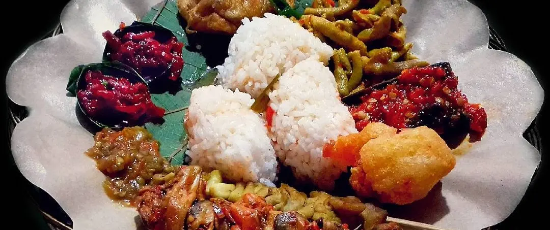 Gambar Makanan Nasi Jamblang Khas Cirebon 2