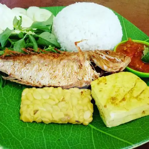 Gambar Makanan Warung Muslim Al Lalapan & Soto, Kuta 17