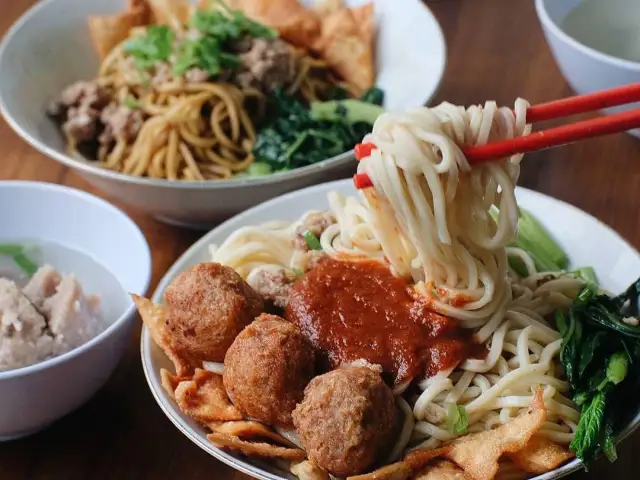 Gambar Makanan Bakmi Sendok Besar 2