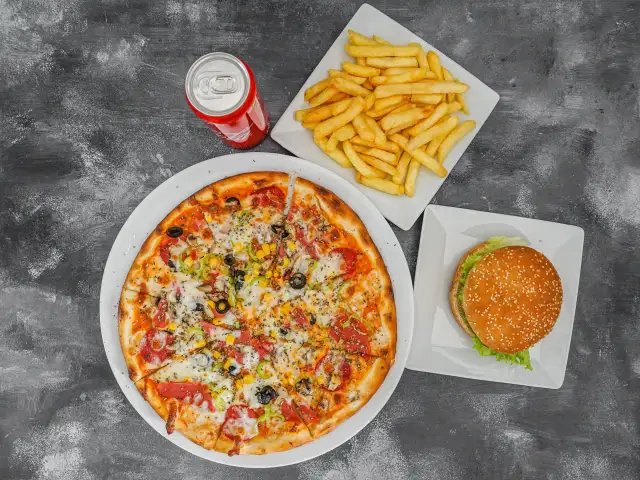 Gülen Pizza'nin yemek ve ambiyans fotoğrafları 1