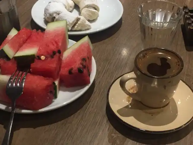 Parisa Coffee & Bistro'nin yemek ve ambiyans fotoğrafları 18