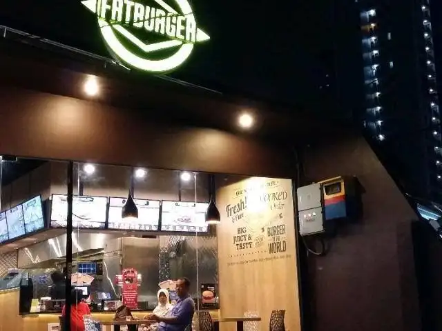 Gambar Makanan FATBURGER & BUFFALO’S 8