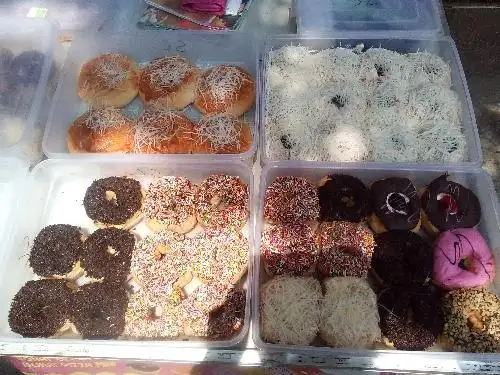 DONAT LEKKER, Patokan Roti Jhon Pajajaran