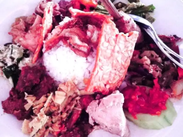 Gambar Makanan Warung Made Nasi Bali-ku 10