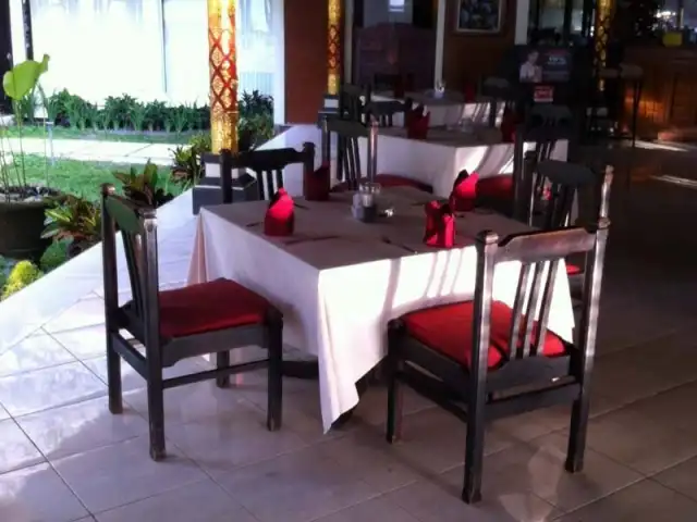 Gambar Makanan Blue Royal Beach Restaurant - Sunari 2