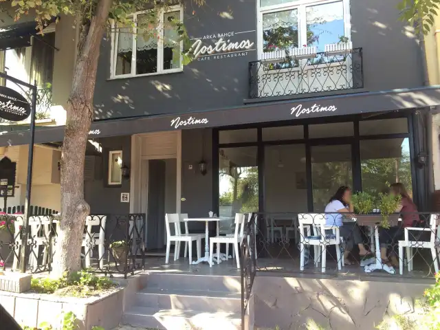 Arka Bahçe Nostimos Cafe & Restaurant'nin yemek ve ambiyans fotoğrafları 6