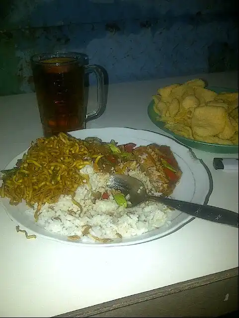 Nasi uduk malam