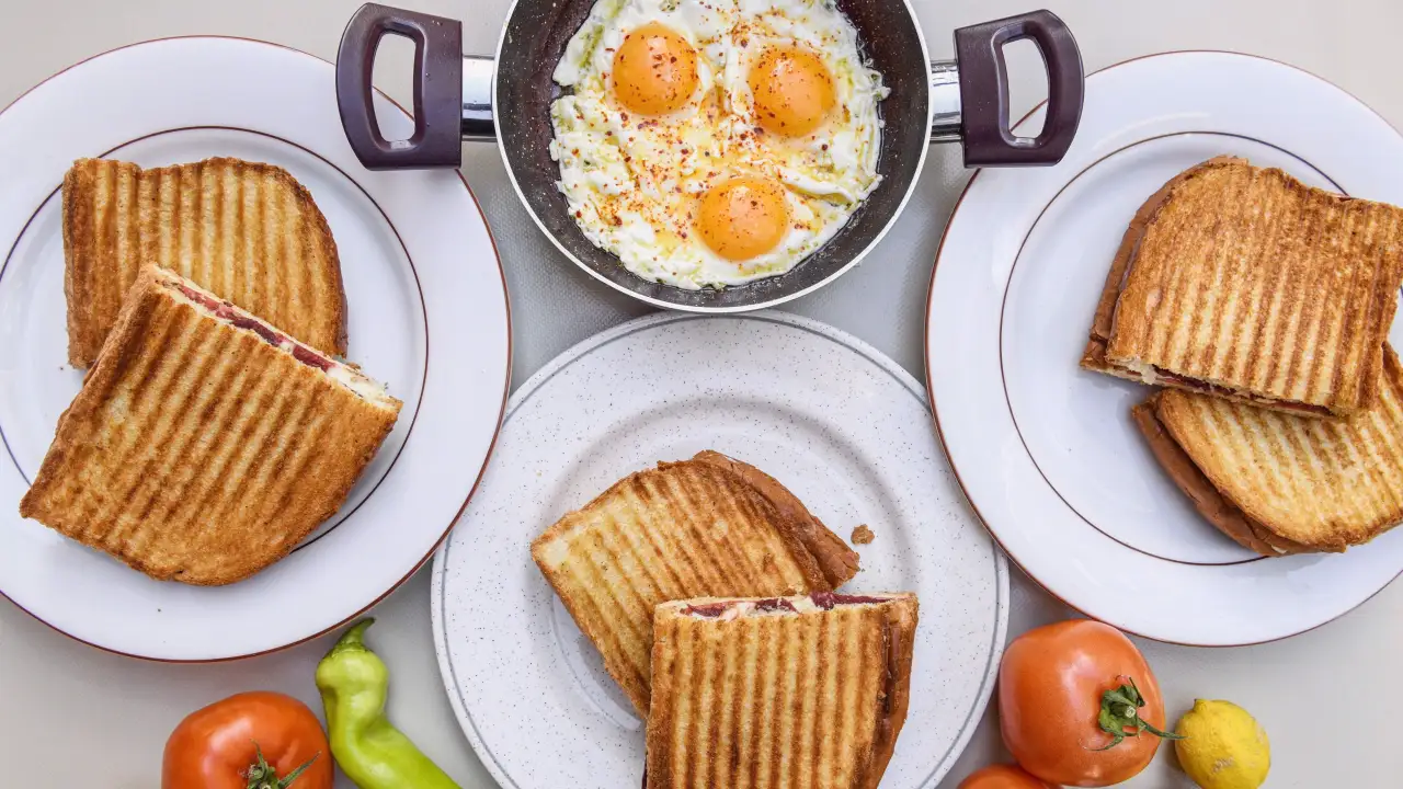 DvinTan Ayvalık Tost & Gözleme