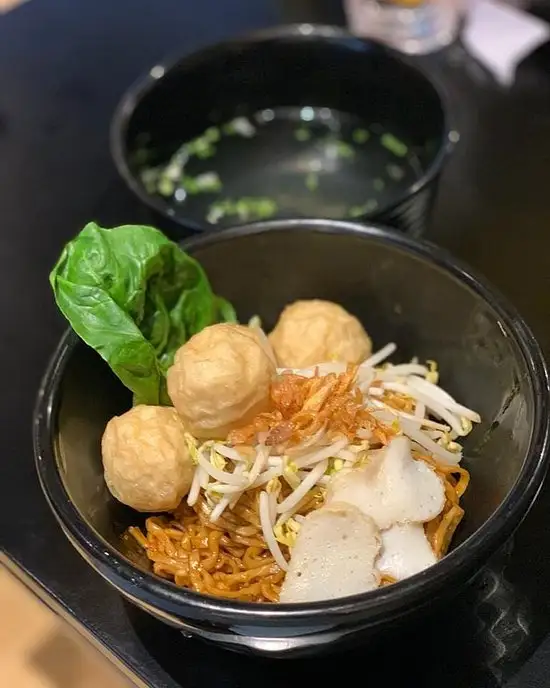 Gambar Makanan Fishball Ekor Kuning 1