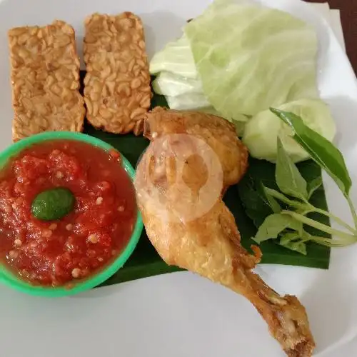 Gambar Makanan Ayam Geprek Yumi. 3