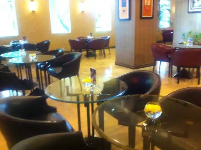 Gambar Makanan Jakarta Lounge & Bar - Grand Cempaka 5