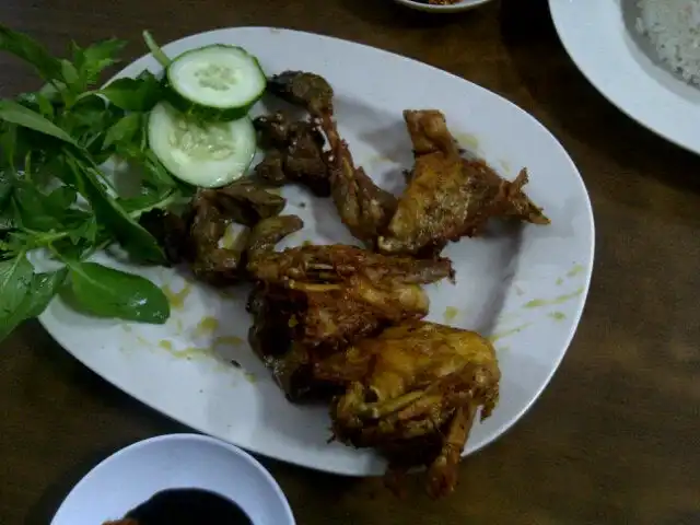 Gambar Makanan Ayam Goreng Gringging Lombok 15
