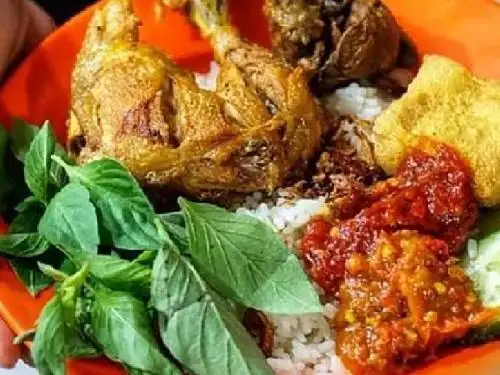 Ayam Lalapan benteng sario