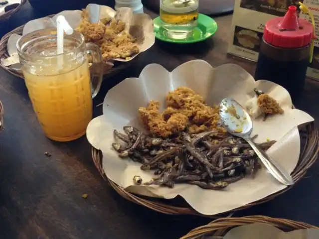 Gambar Makanan Ayam Kalasan Mbok Limbok 9