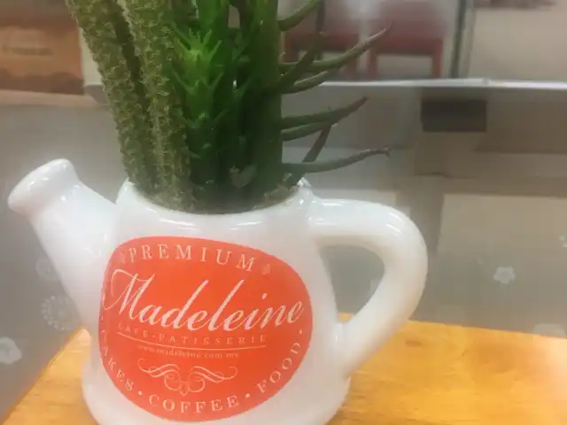 Madeleine Cafe & Patisserie Food Photo 10