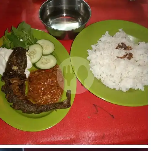 Gambar Makanan Nasi Goreng & Pecel Lele Pos Pol, Mustika Jaya 2
