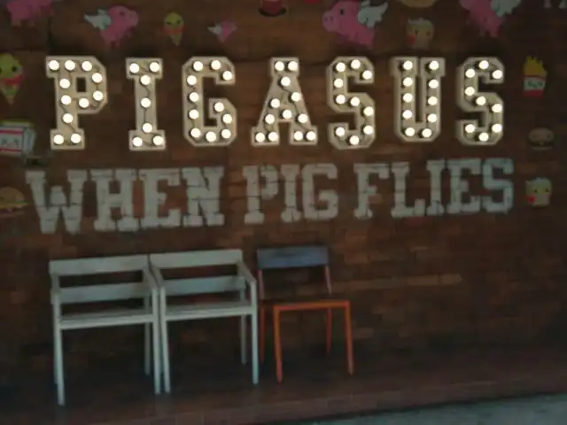 Gambar Makanan Flying Pig 9