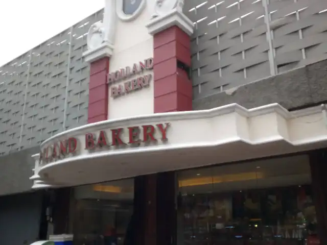 Gambar Makanan Holland Bakery 10