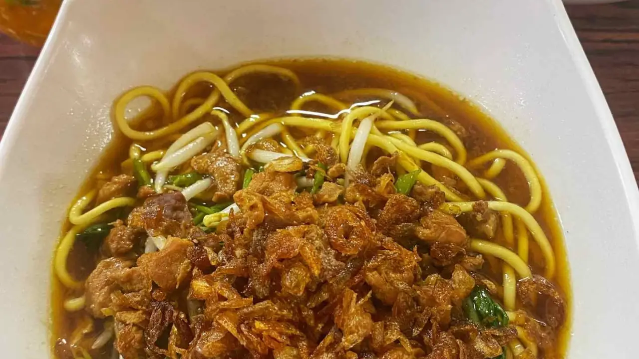 Mie Kangkung Ny. Phang