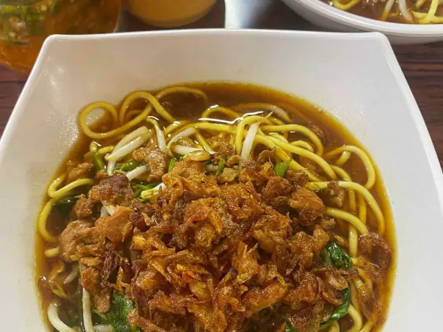 Mie Kangkung Ny. Phang