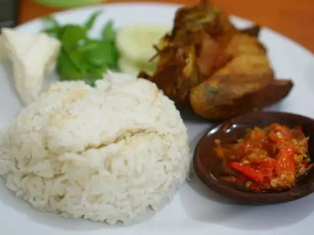 Gambar Makanan Ayam Geprek Mas Boim 9