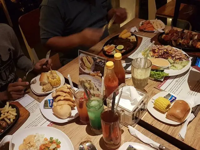 Gambar Makanan Steak Hut Manyar Kertoarjo 15