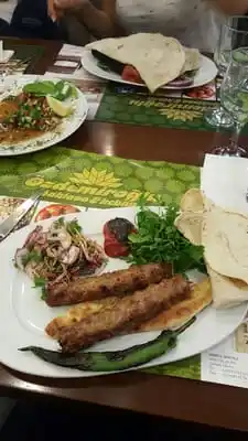 Özdemiroğlu Baklava &amp; Kebap'nin yemek ve ambiyans fotoğrafları 4