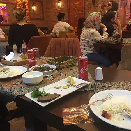 Mojgan Persian Restaurant'nin yemek ve ambiyans fotoğrafları 6