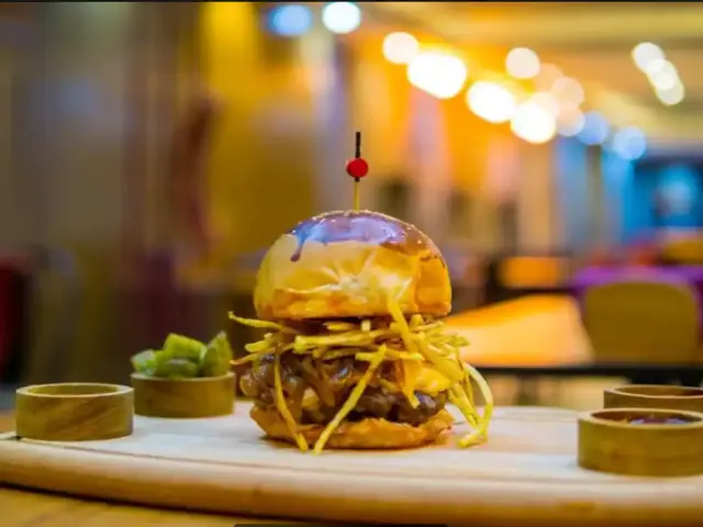 Taurus Burger'nin yemek ve ambiyans fotoğrafları 1