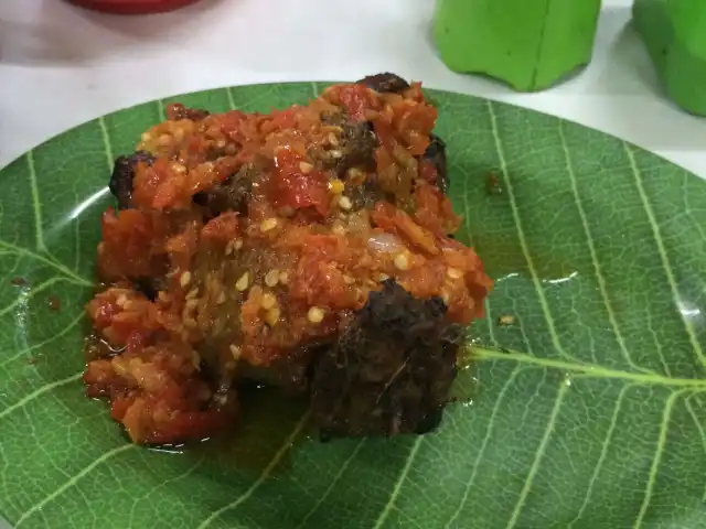 Gambar Makanan Nasi Uduk Daun Pisang 11