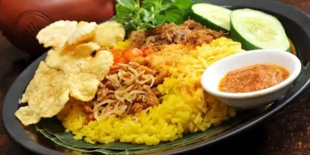 Nasi Kuning Begadang Mama Osing 24 Jam, Panakkukang