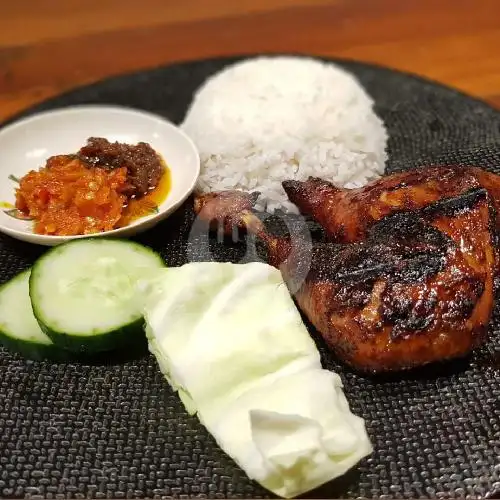 Gambar Makanan Ayam & Bebek Sambal Hitam Oemge, Canggu 16