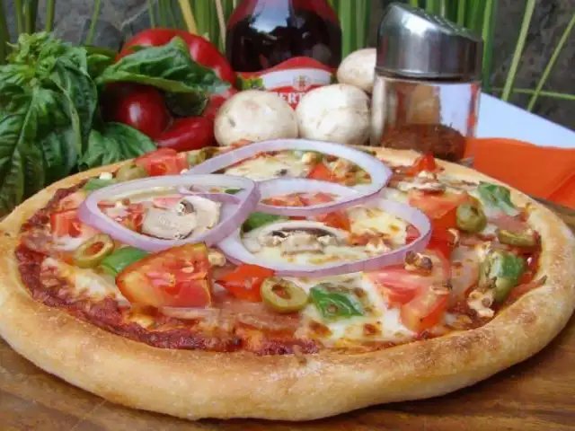 Gambar Makanan Salato Pizzeria - The Lokha Legian Resort & Spa 14