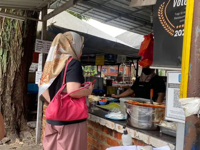 Nasi Lemak Mek Sambal Warisan Food Photo 12