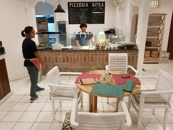 Gambar Makanan Warung Pizzeria Roma Sanur 15