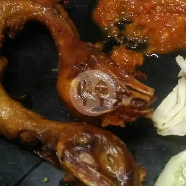 Gambar Makanan Ayam Geprek dan Kakap Bakar Mbak Laksmi Manahan, UMS 17