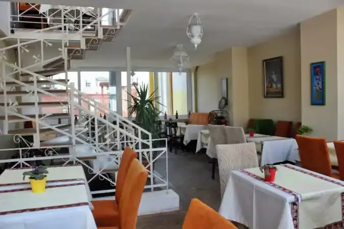 Zamos Cafe & Restaurant'nin yemek ve ambiyans fotoğrafları 2