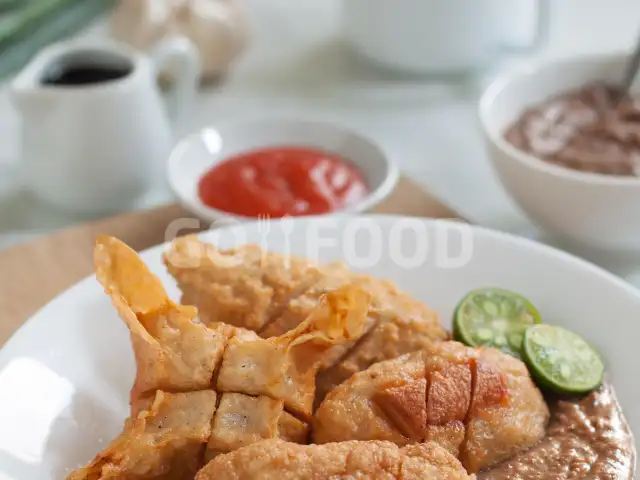 Gambar Makanan Warung Siomay, Boulevard Raya 2