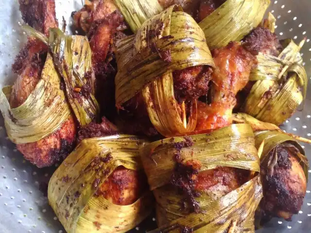 Nasi Lemak Sandar - Ayam Goreng Pandan Food Photo 8