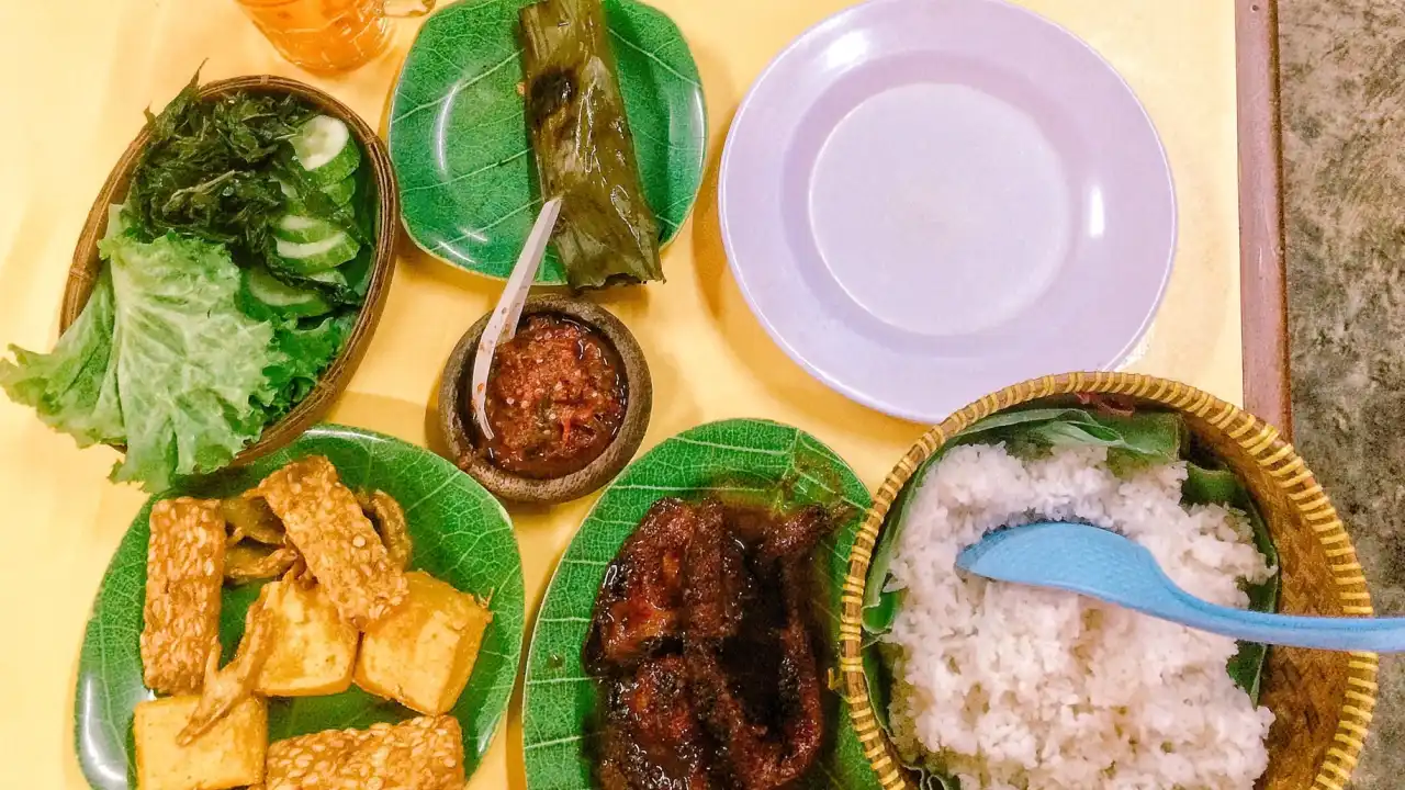 Rumah Makan Sambal Dadakan 'NENG KATINEUNG'